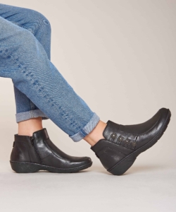 Women's Black Leather Lightweight Ankle Boots Fruit Drop 2 Black | 